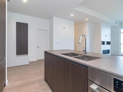 1504-2000 Hannington Rd, Langford, BC - Indoor Photo Showing Kitchen With Double Sink