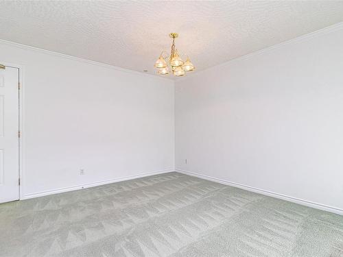 204-1663 Mckenzie Ave, Saanich, BC - Indoor Photo Showing Other Room