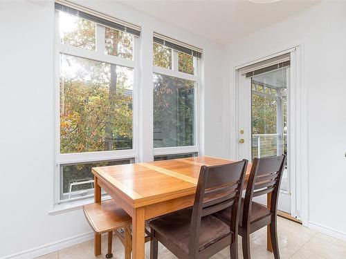 204-1663 Mckenzie Ave, Saanich, BC - Indoor Photo Showing Dining Room