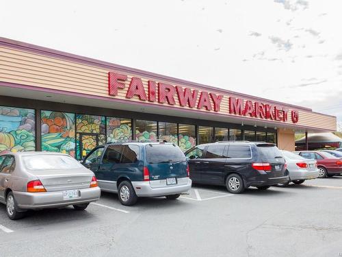 204-1663 Mckenzie Ave, Saanich, BC -  Photo Showing Garage