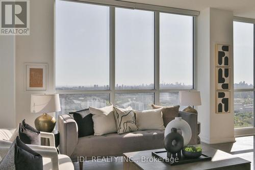 3308 - 32 Forest Manor Road, Toronto, ON - Indoor Photo Showing Living Room