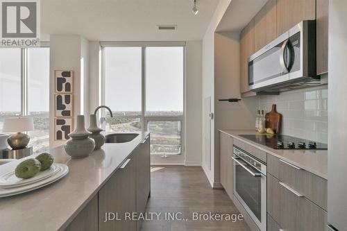 3308 - 32 Forest Manor Road, Toronto, ON - Indoor Photo Showing Kitchen With Upgraded Kitchen