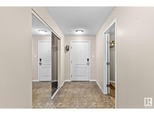 #230 1520 Hammond Gate Ga Nw, Edmonton, AB - Indoor Photo Showing Other Room