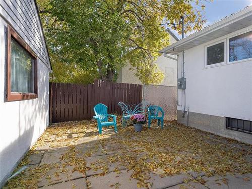 843 Barry Ave, Winnipeg, MB 