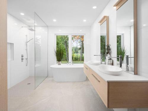 Ensuite bathroom - 80 Rue Somerset, Baie-D'Urfé, QC - Indoor Photo Showing Other Room