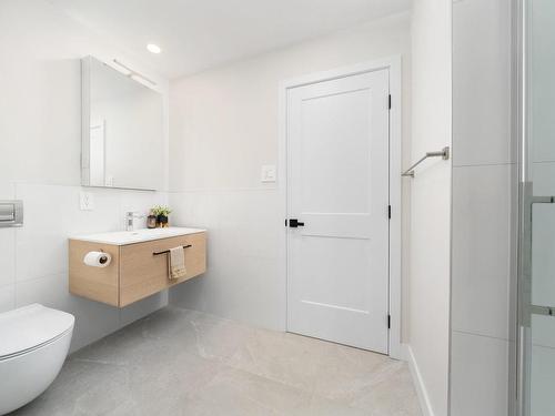 Ensuite bathroom - 80 Rue Somerset, Baie-D'Urfé, QC - Indoor Photo Showing Bathroom