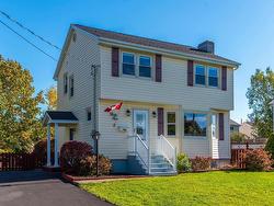 34 Langley Avenue  Dartmouth, NS B2W 2Y6