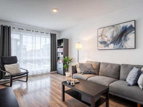 Salon - 658 Rue Blain, Saint-Amable, QC - Indoor Photo Showing Living Room