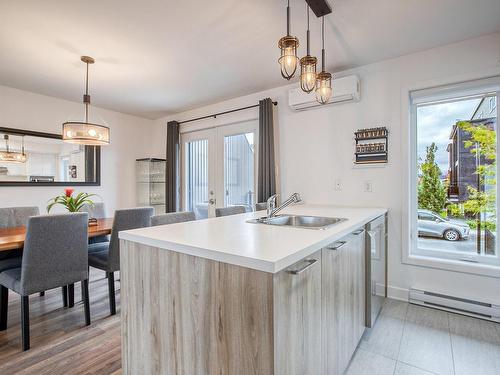 Kitchen - 658 Rue Blain, Saint-Amable, QC - Indoor Photo Showing Dining Room