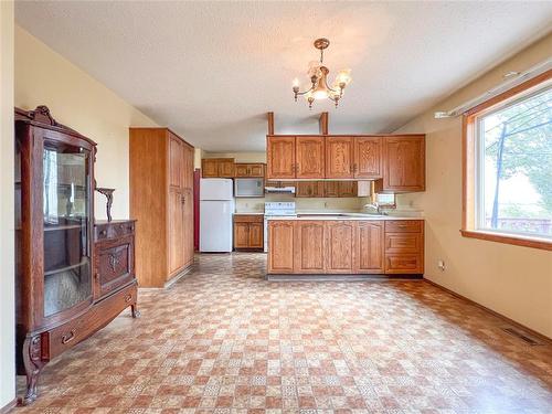 118023 29 (Fairfax) Road N, Minto, MB - Indoor Photo Showing Kitchen