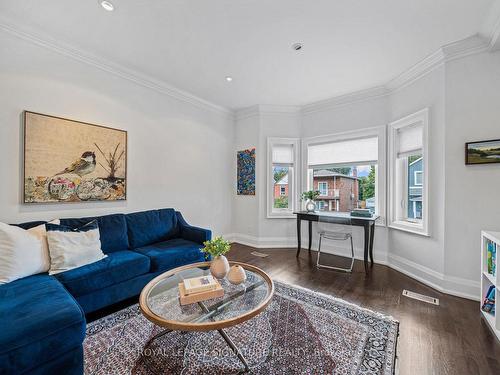 236 Winnett Ave, Toronto, ON - Indoor Photo Showing Living Room