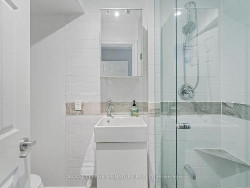 236 Winnett Ave, Toronto, ON - Indoor Photo Showing Bathroom