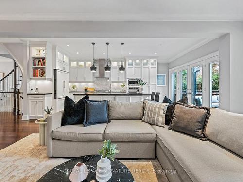 236 Winnett Ave, Toronto, ON - Indoor Photo Showing Living Room