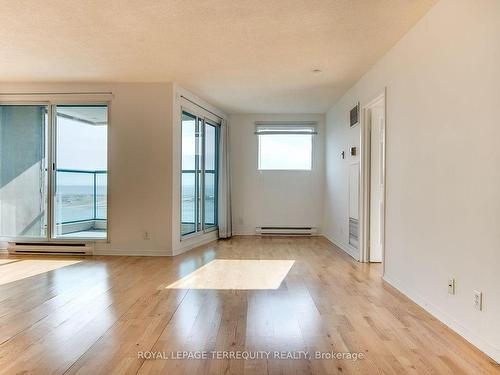 2812-77 Harbour Sq, Toronto, ON - Indoor Photo Showing Other Room