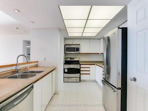 2812-77 Harbour Sq, Toronto, ON - Indoor Photo Showing Kitchen With Double Sink