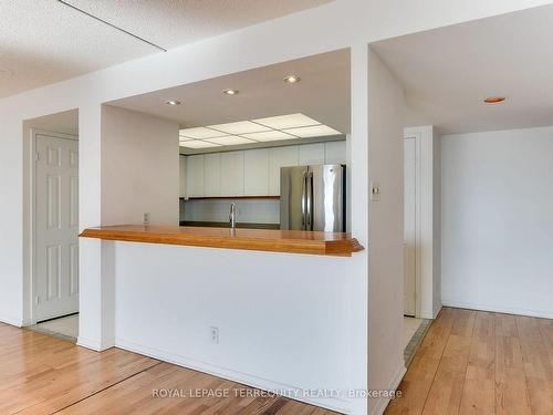 2812-77 Harbour Sq, Toronto, ON - Indoor Photo Showing Other Room