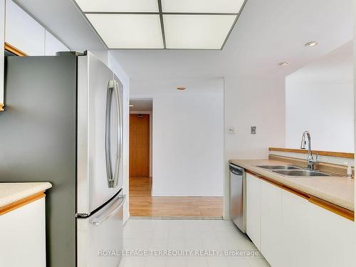 2812-77 Harbour Sq, Toronto, ON - Indoor Photo Showing Kitchen With Double Sink