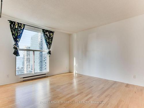 2812-77 Harbour Sq, Toronto, ON - Indoor Photo Showing Other Room