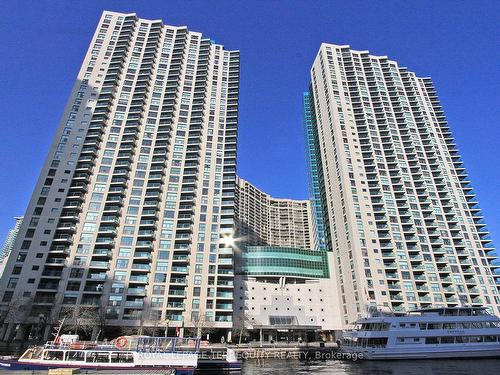 2812-77 Harbour Sq, Toronto, ON - Outdoor With Facade