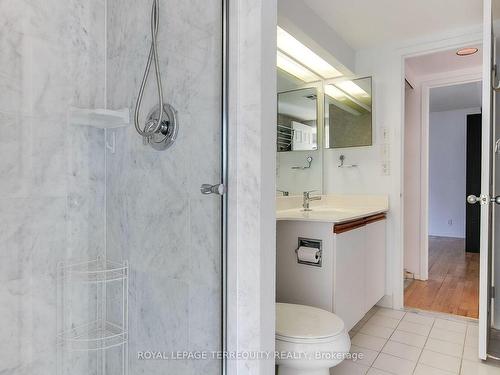 2812-77 Harbour Sq, Toronto, ON - Indoor Photo Showing Bathroom