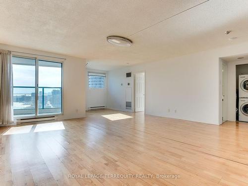 2812-77 Harbour Sq, Toronto, ON - Indoor Photo Showing Other Room