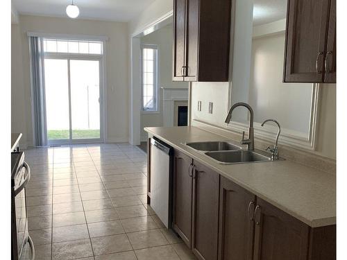 5589 Bonnie St, Mississauga, ON - Indoor Photo Showing Kitchen With Double Sink