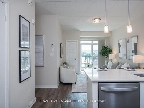 508-610 Farmstead Dr, Milton, ON - Indoor Photo Showing Kitchen