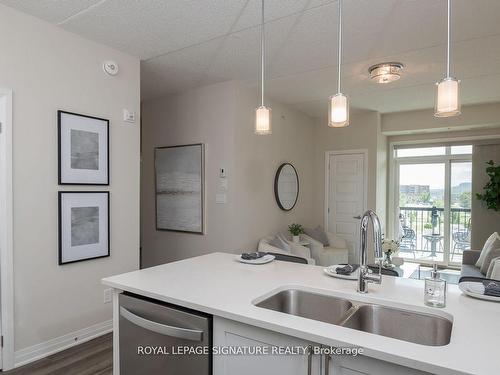 508-610 Farmstead Dr, Milton, ON - Indoor Photo Showing Kitchen With Double Sink