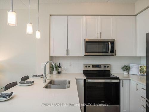 508-610 Farmstead Dr, Milton, ON - Indoor Photo Showing Kitchen With Stainless Steel Kitchen With Double Sink