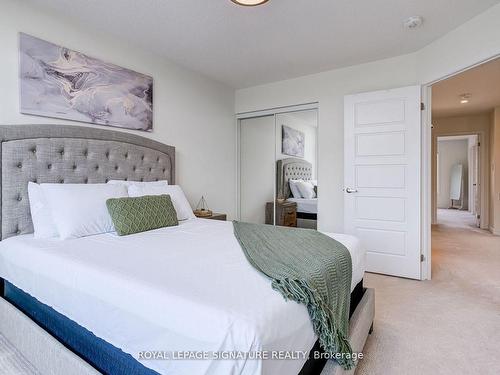 1425 Sycamore Gdns, Milton, ON - Indoor Photo Showing Bedroom