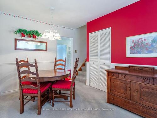 558 Elwood Rd, Burlington, ON - Indoor Photo Showing Dining Room