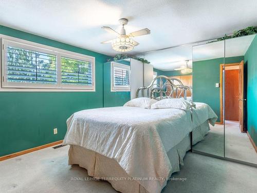 558 Elwood Rd, Burlington, ON - Indoor Photo Showing Bedroom