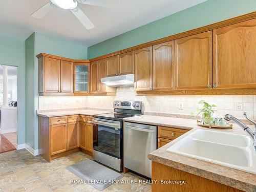 145-2025 Meadowgate Blvd, London, ON - Indoor Photo Showing Kitchen With Double Sink