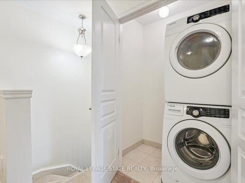 37-541 Winston Rd, Grimsby, ON - Indoor Photo Showing Laundry Room