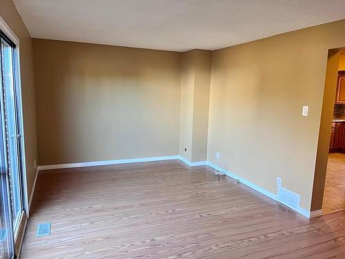 433 Brant Street, Thunder Bay, ON - Indoor Photo Showing Other Room