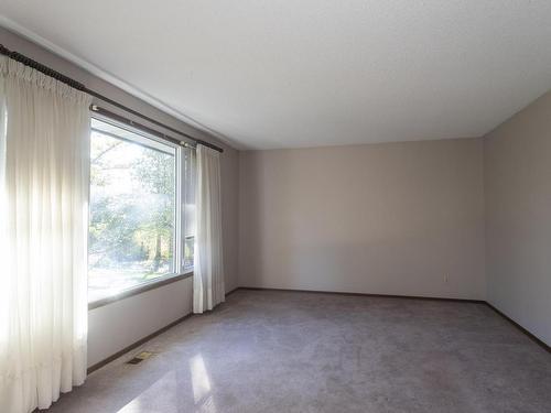 397 Gratton Road, Thunder Bay, ON - Indoor Photo Showing Other Room