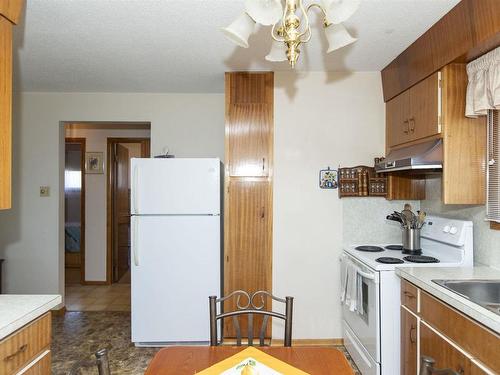 229 Evans Street, Thunder Bay, ON - Indoor Photo Showing Kitchen