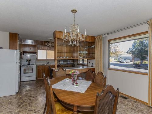 229 Evans Street, Thunder Bay, ON - Indoor Photo Showing Dining Room