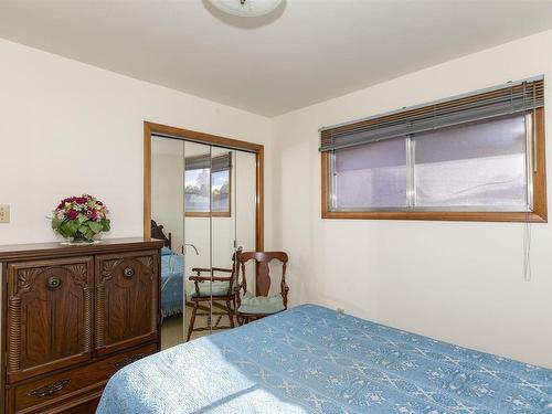 229 Evans Street, Thunder Bay, ON - Indoor Photo Showing Bedroom