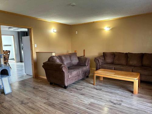 318 Manitoba Street, Schreiber, ON - Indoor Photo Showing Living Room