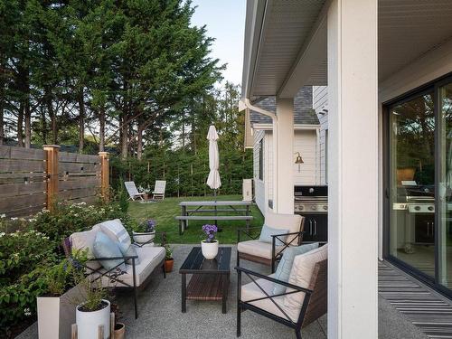 9344 East Saanich Rd, North Saanich, BC 