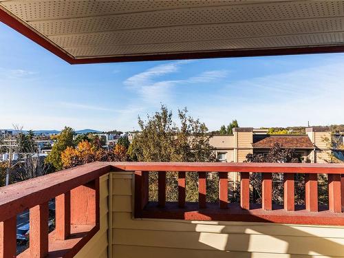 401-2511 Quadra St, Victoria, BC - Outdoor With Balcony