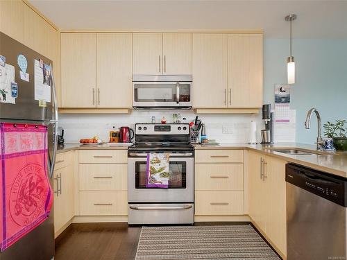 6496 Lanark Rd, Sooke, BC - Indoor Photo Showing Kitchen With Double Sink