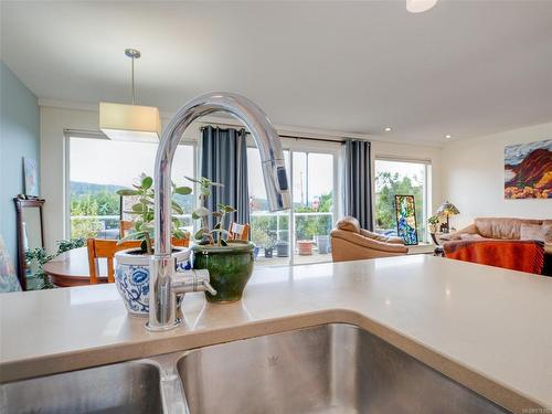 6496 Lanark Rd, Sooke, BC - Indoor Photo Showing Kitchen With Double Sink