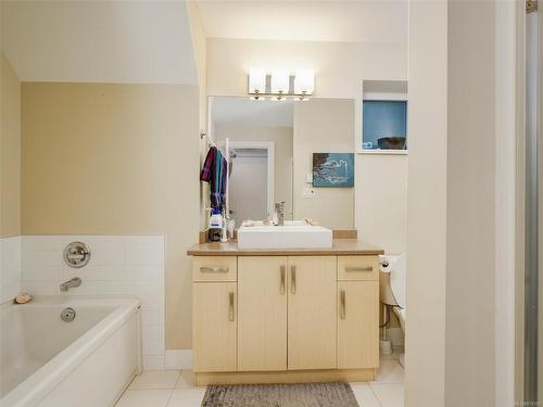 6496 Lanark Rd, Sooke, BC - Indoor Photo Showing Bathroom