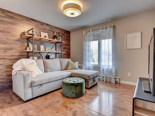 Bureau - 55Z  - 57Z Rue Du Domaine, Lavaltrie, QC - Indoor Photo Showing Living Room