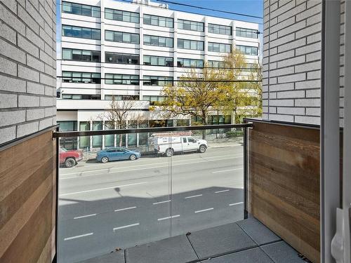 209-1033 Cook St, Victoria, BC - Outdoor