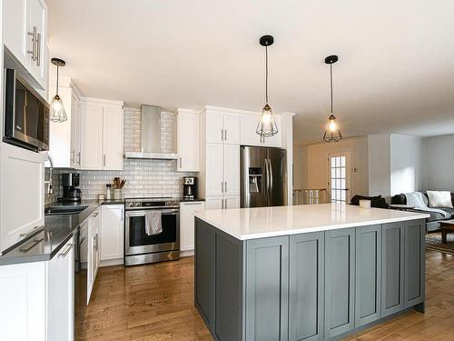 Kitchen - 971  - 971A Ch. De La Montagne, Sainte-Agathe-Des-Monts, QC - Indoor Photo Showing Kitchen With Upgraded Kitchen