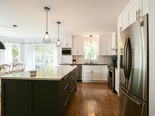 Kitchen - 971  - 971A Ch. De La Montagne, Sainte-Agathe-Des-Monts, QC - Indoor Photo Showing Kitchen With Upgraded Kitchen