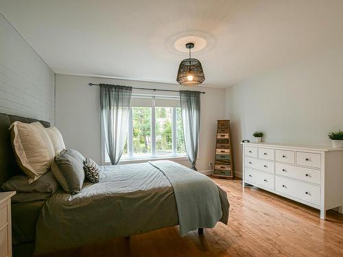 Master bedroom - 971  - 971A Ch. De La Montagne, Sainte-Agathe-Des-Monts, QC - Indoor Photo Showing Bedroom